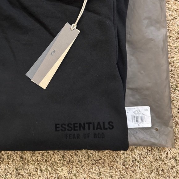 Fear of God Essentials Black Sweatpants - Picture 3 of 3